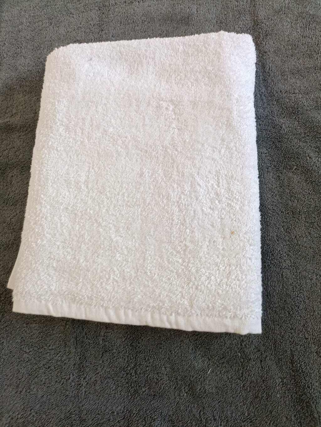 White Luxury Bath Towel (50 X 30 Inch)