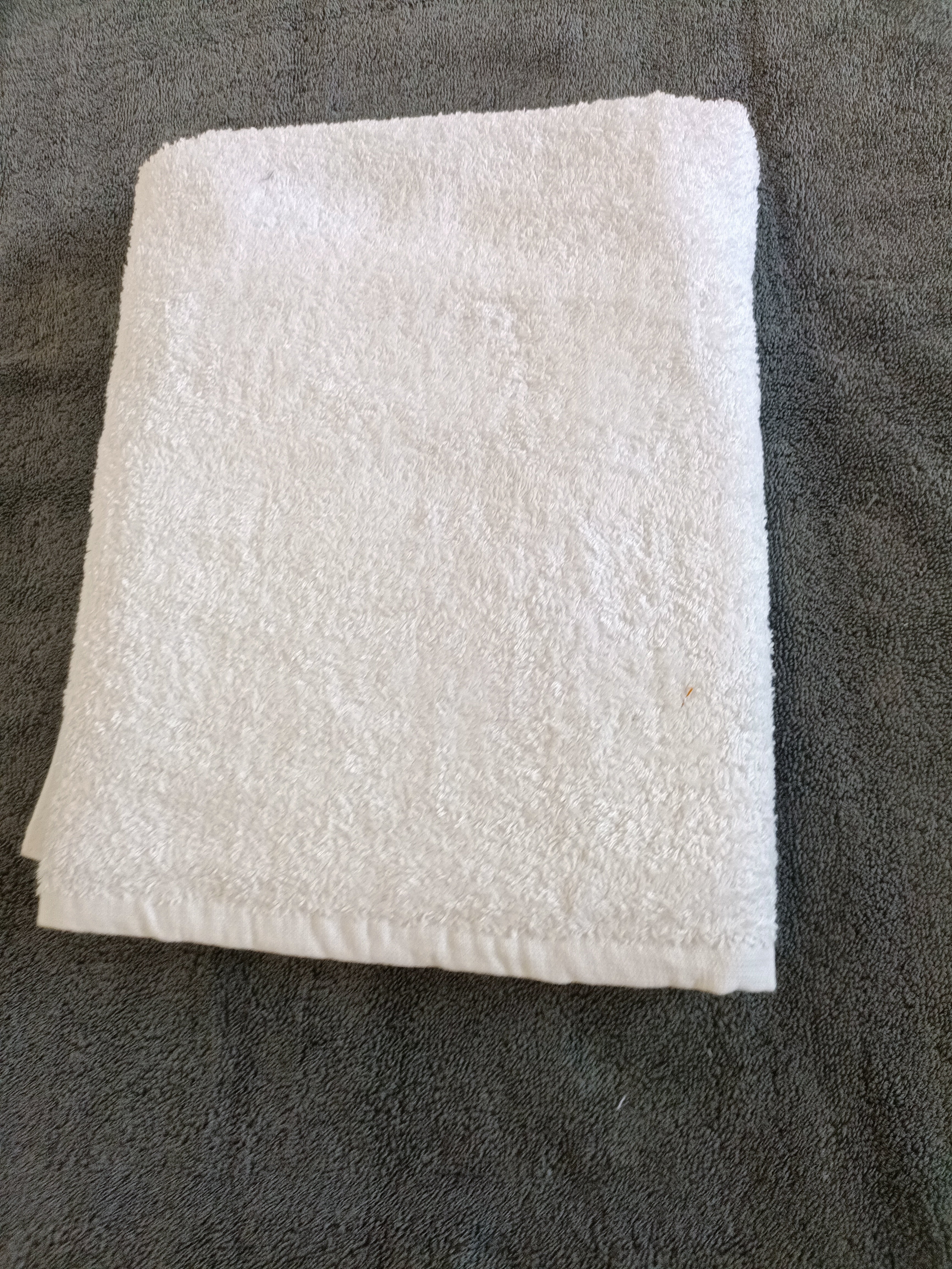 White Luxury Bath Towel (50 X 30 Inch)