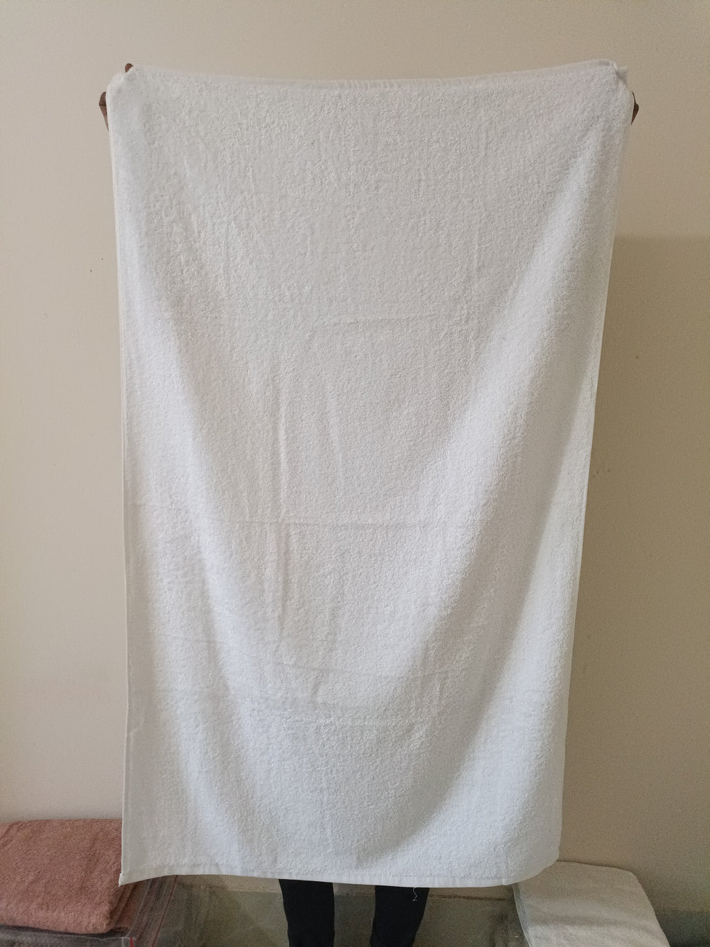 White Luxury Bath Towel (50 X 30 Inch)