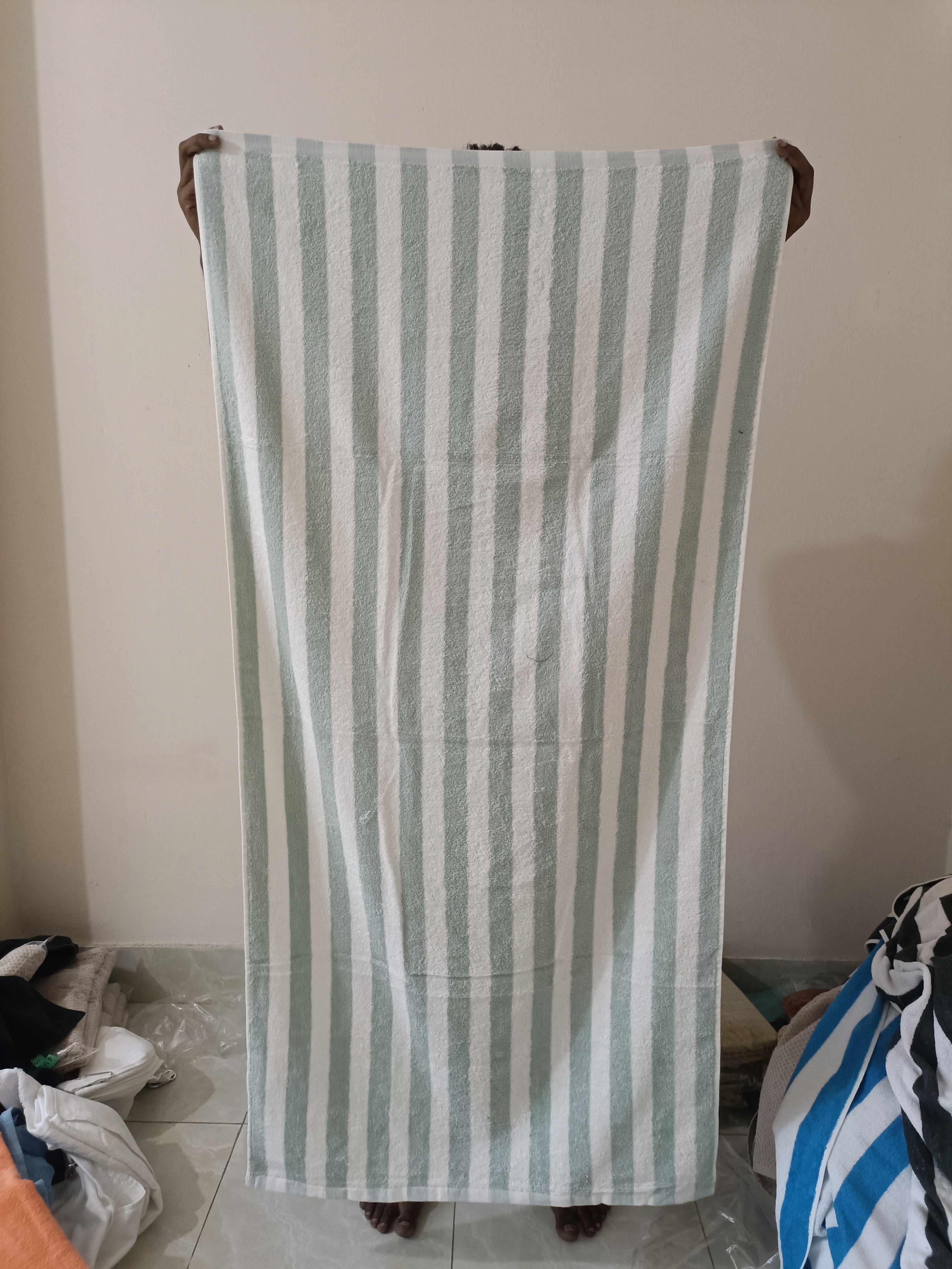 White-Green Premuim Bath Towel (27 X 56 Inch)