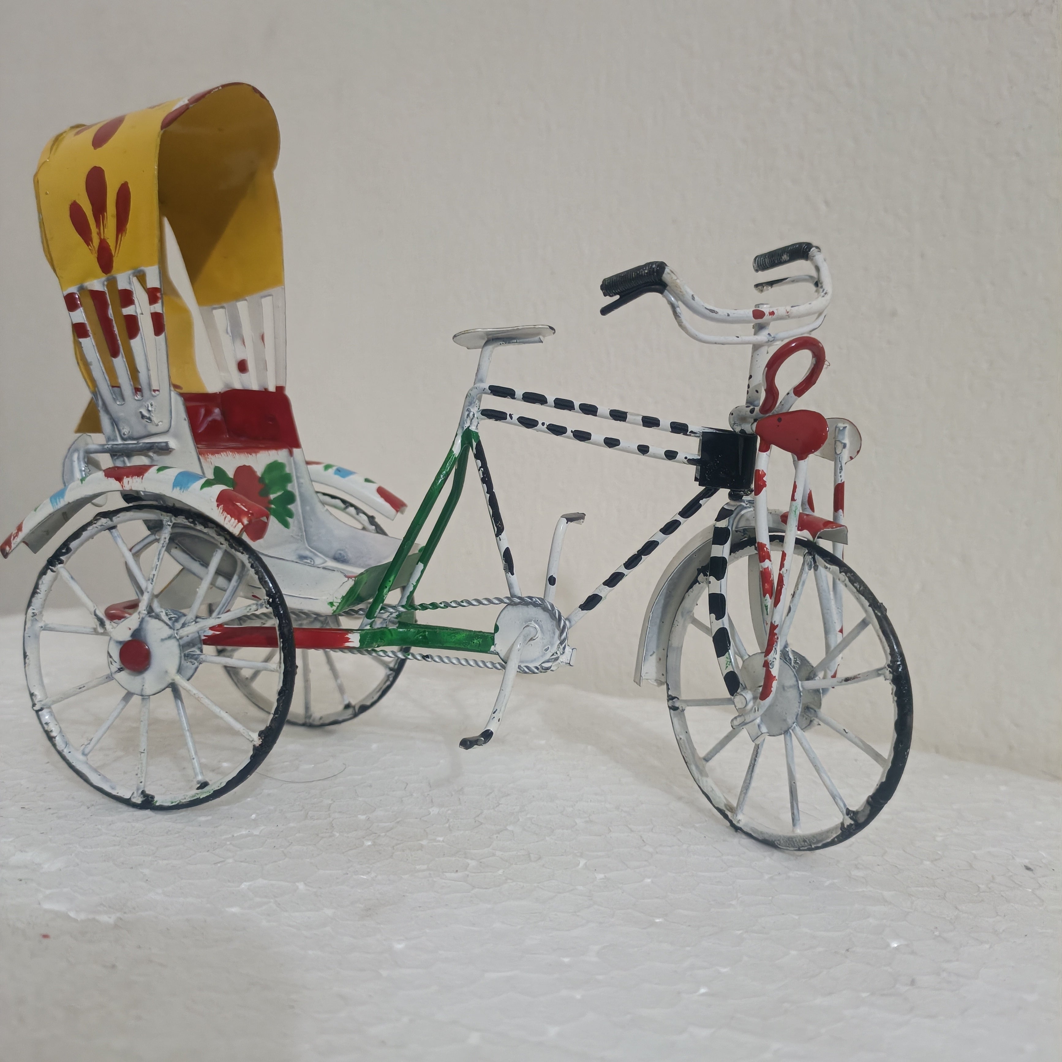Hand Printed Metal Rickshaw Showpiece