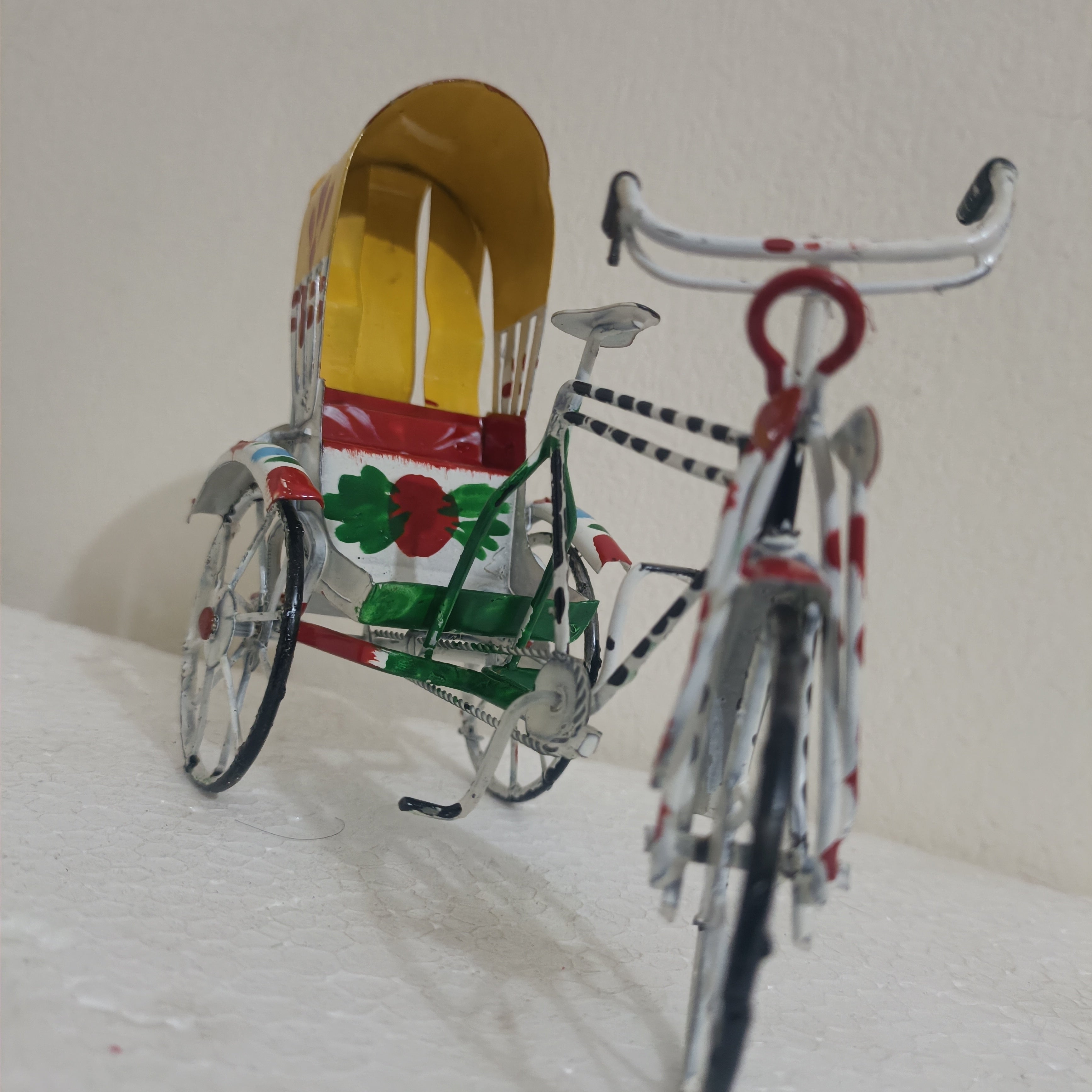 Hand Printed Metal Rickshaw Showpiece