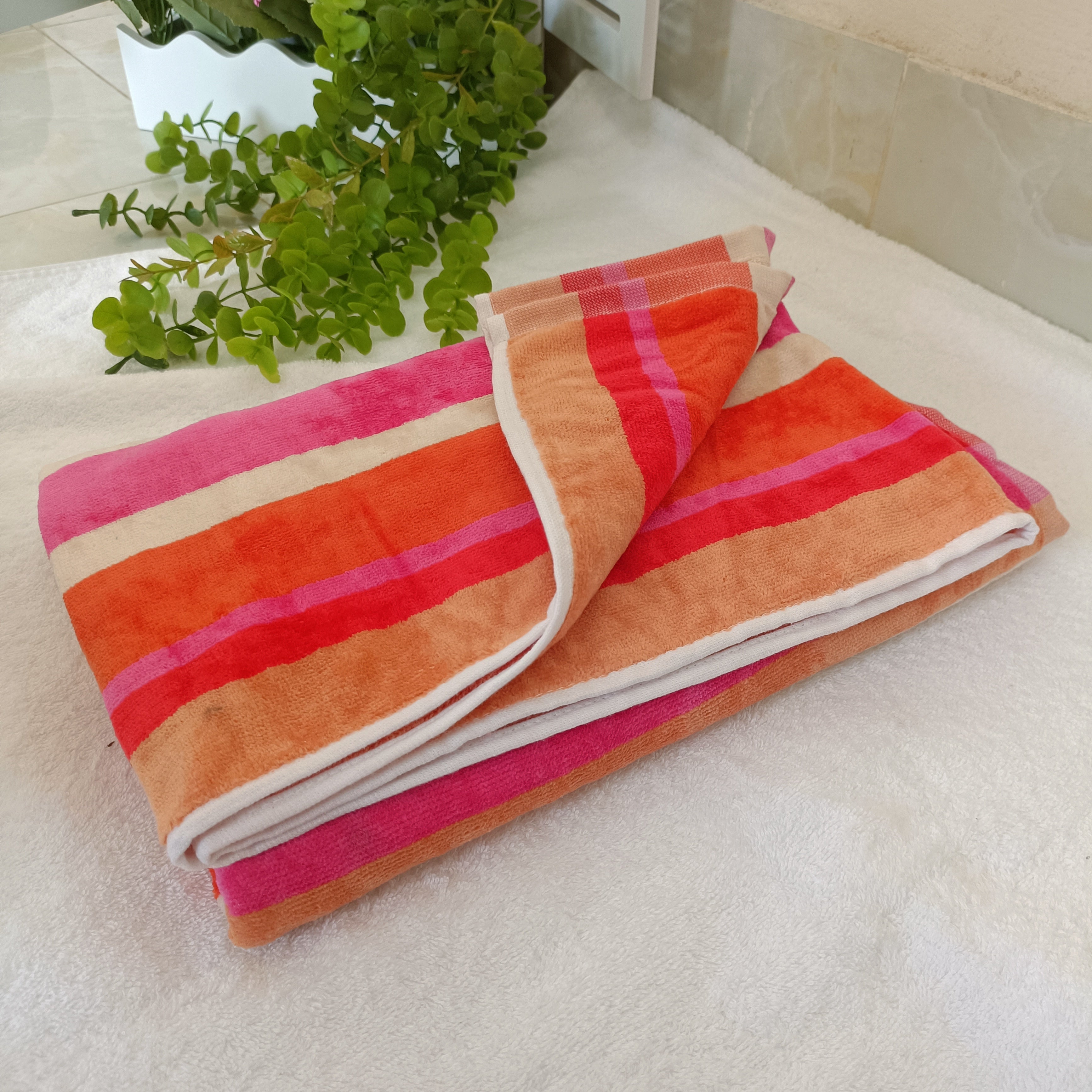 Aura Stripe Luxury Bath Towel (54 X 27 Inch)