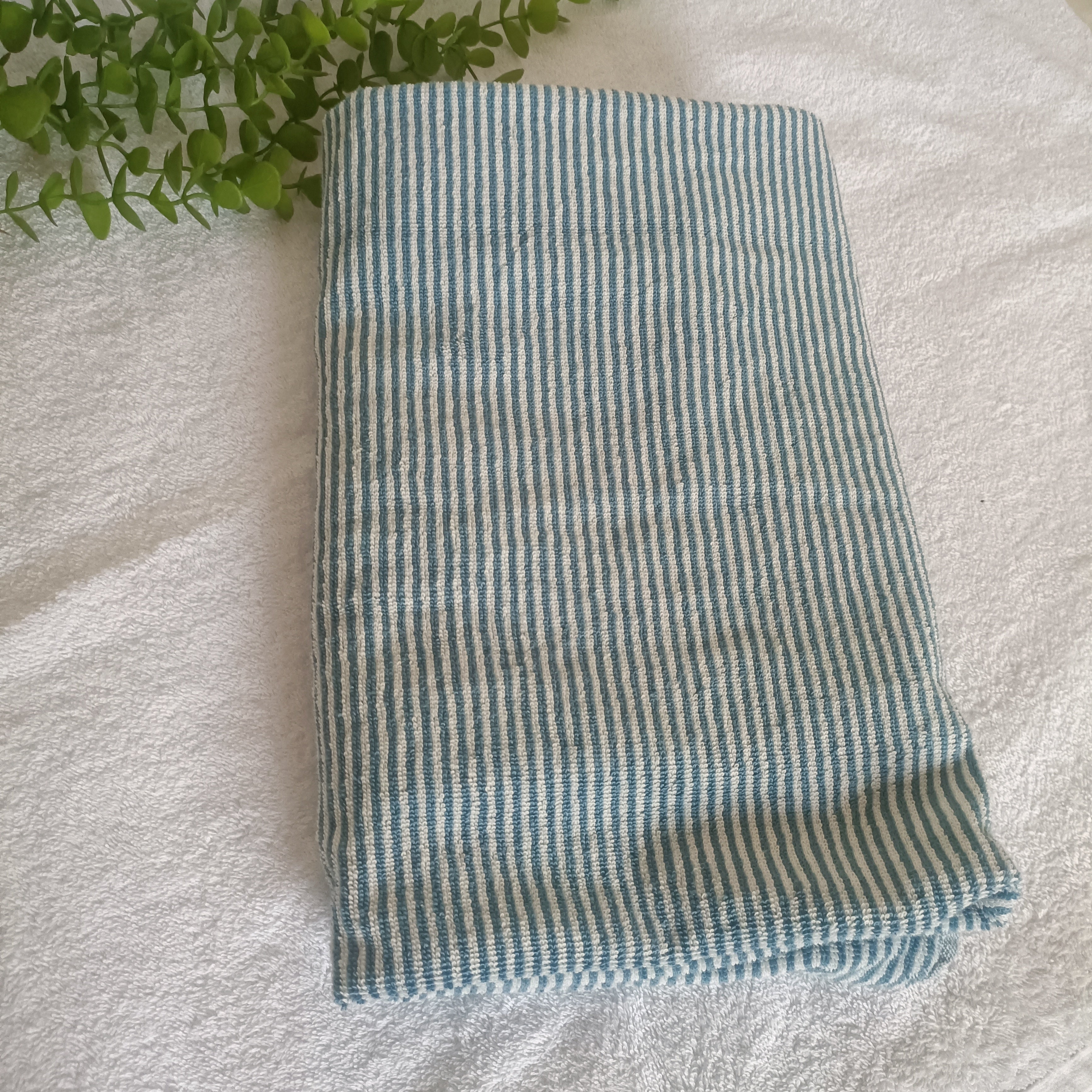 Classic Micro-Stripe Premuim Bath Towel (27 X 54 Inch)