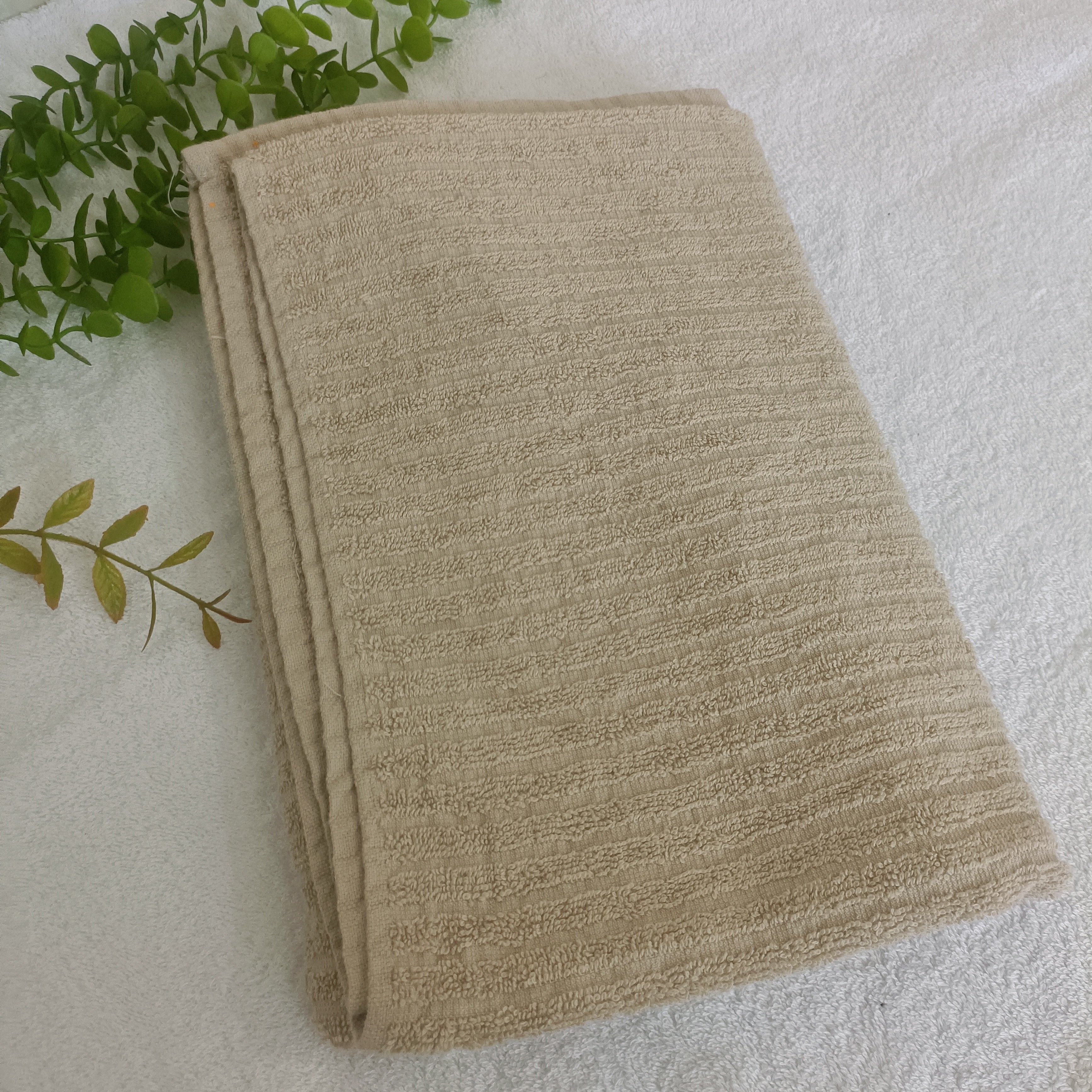Stone Rippled Premuim Bath Towel (27 X 54 Inch)