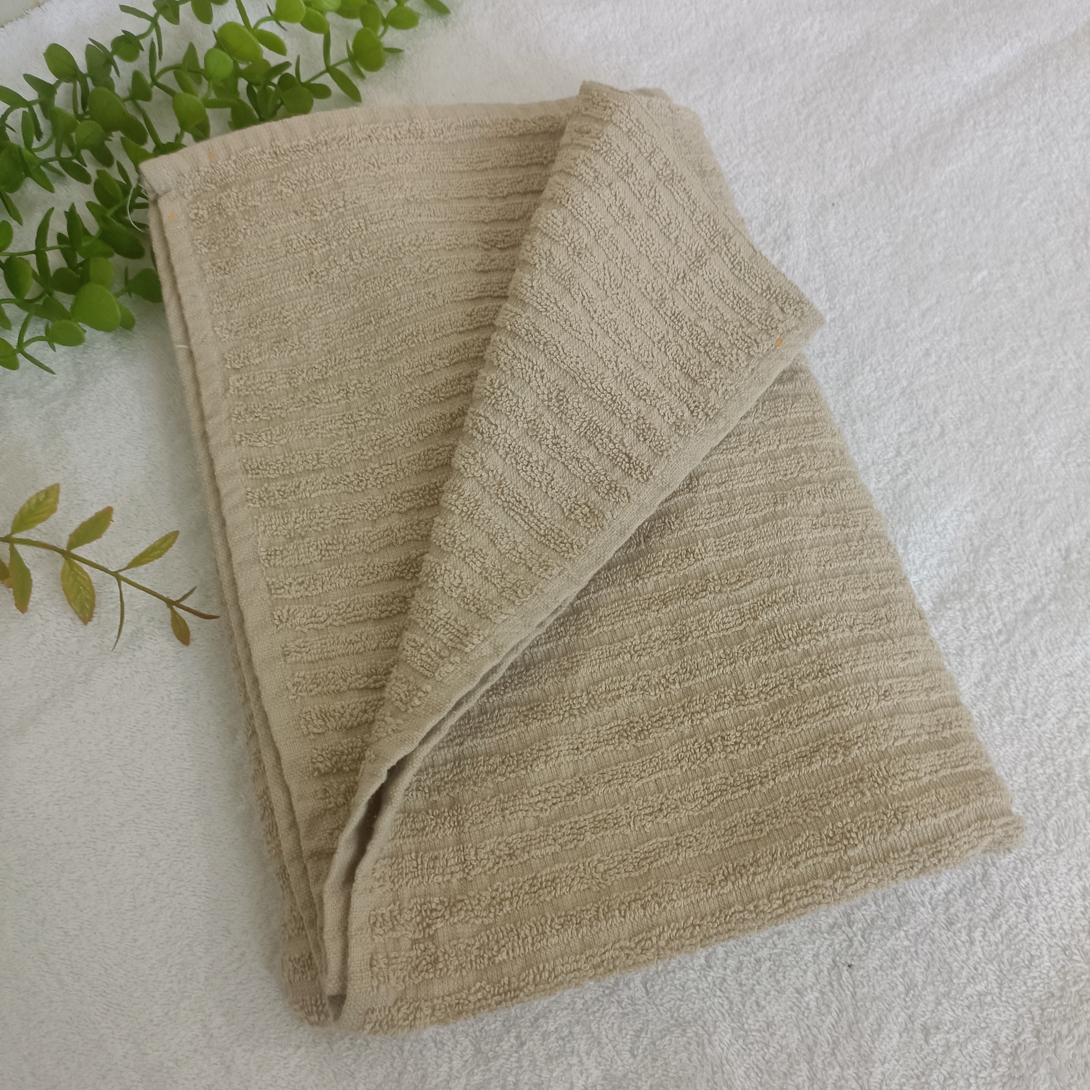 Stone Rippled Premuim Bath Towel (27 X 54 Inch)