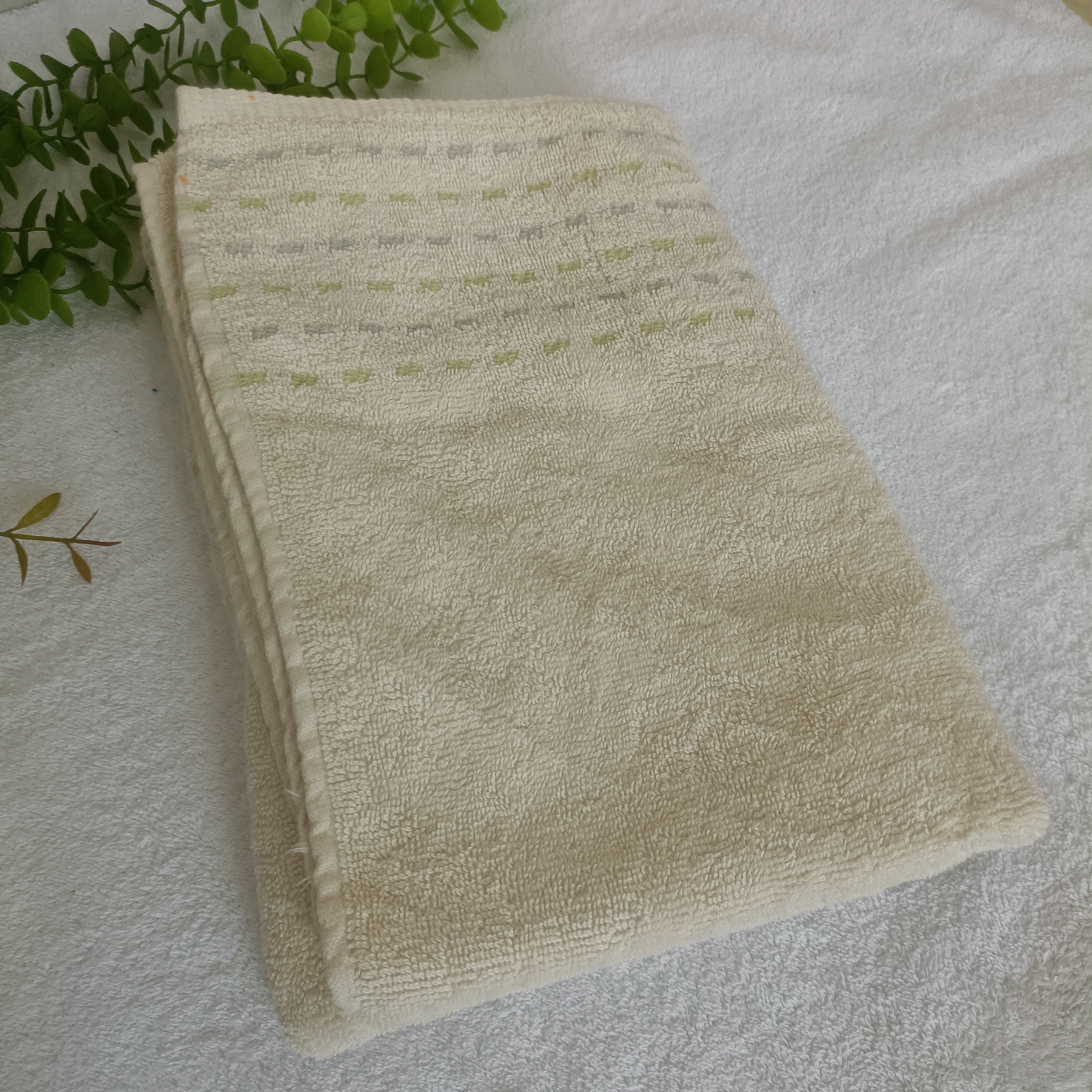 Aesthetic Cream Premuim Bath Towel (27 X 54 Inch)