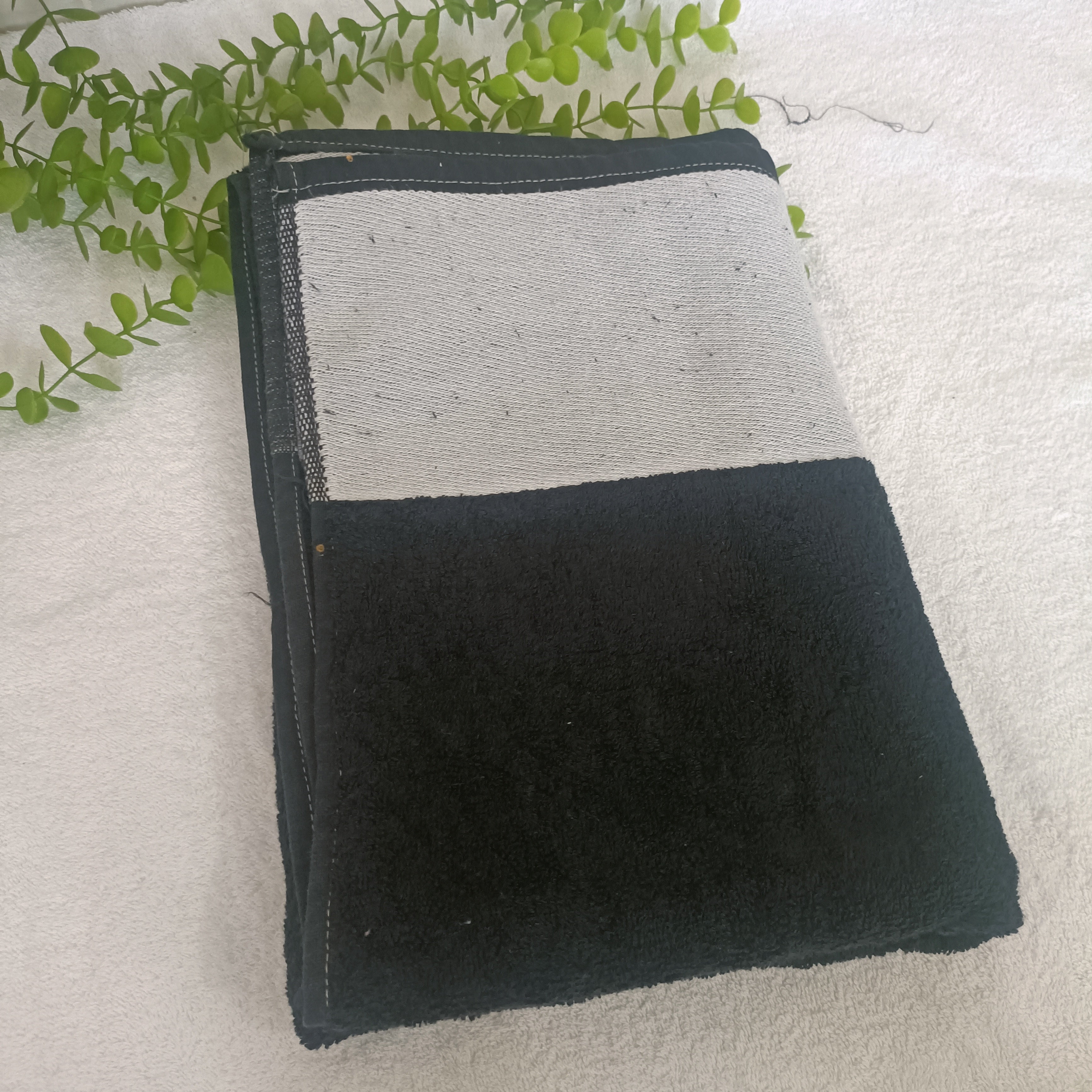 Fusion Black Premuim Bath Towel (27 X 54 Inch)