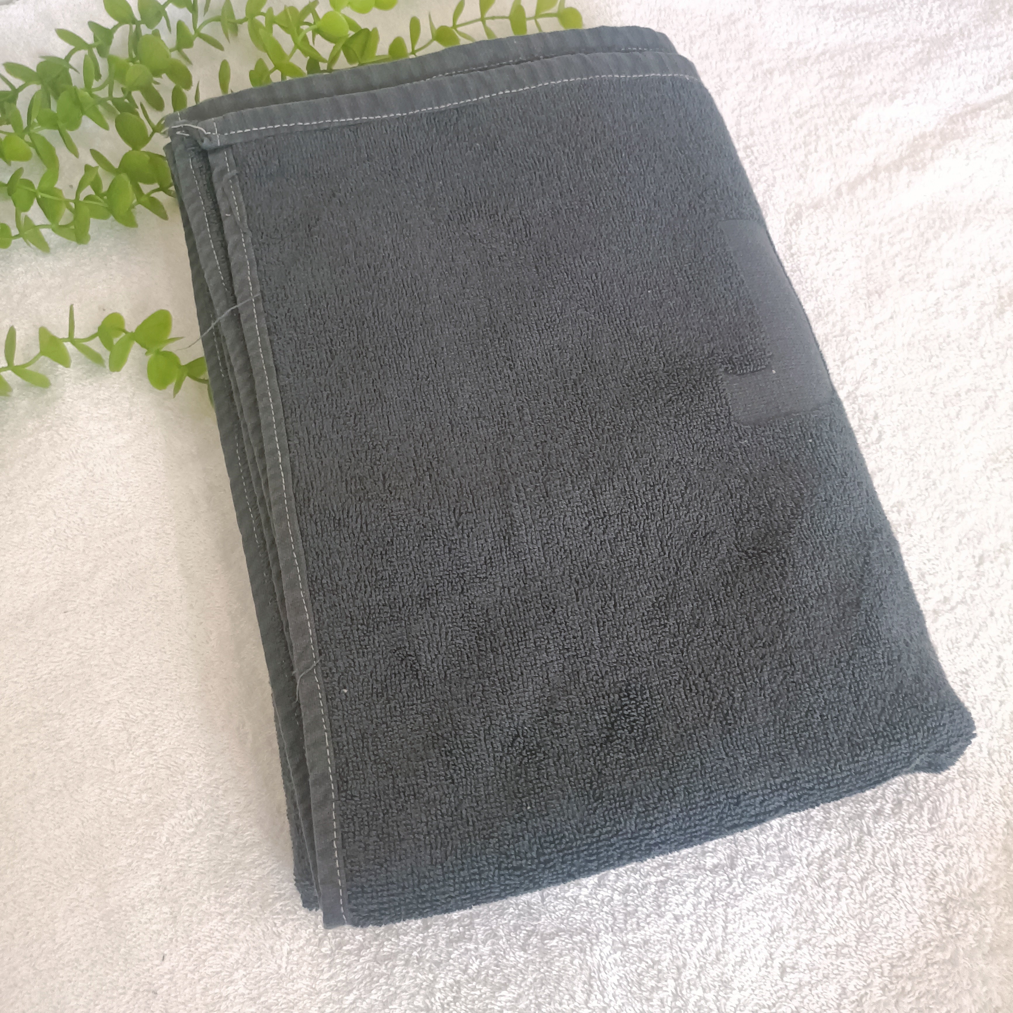 Classic Grey Premuim Bath Towel (27 X 54 Inch)