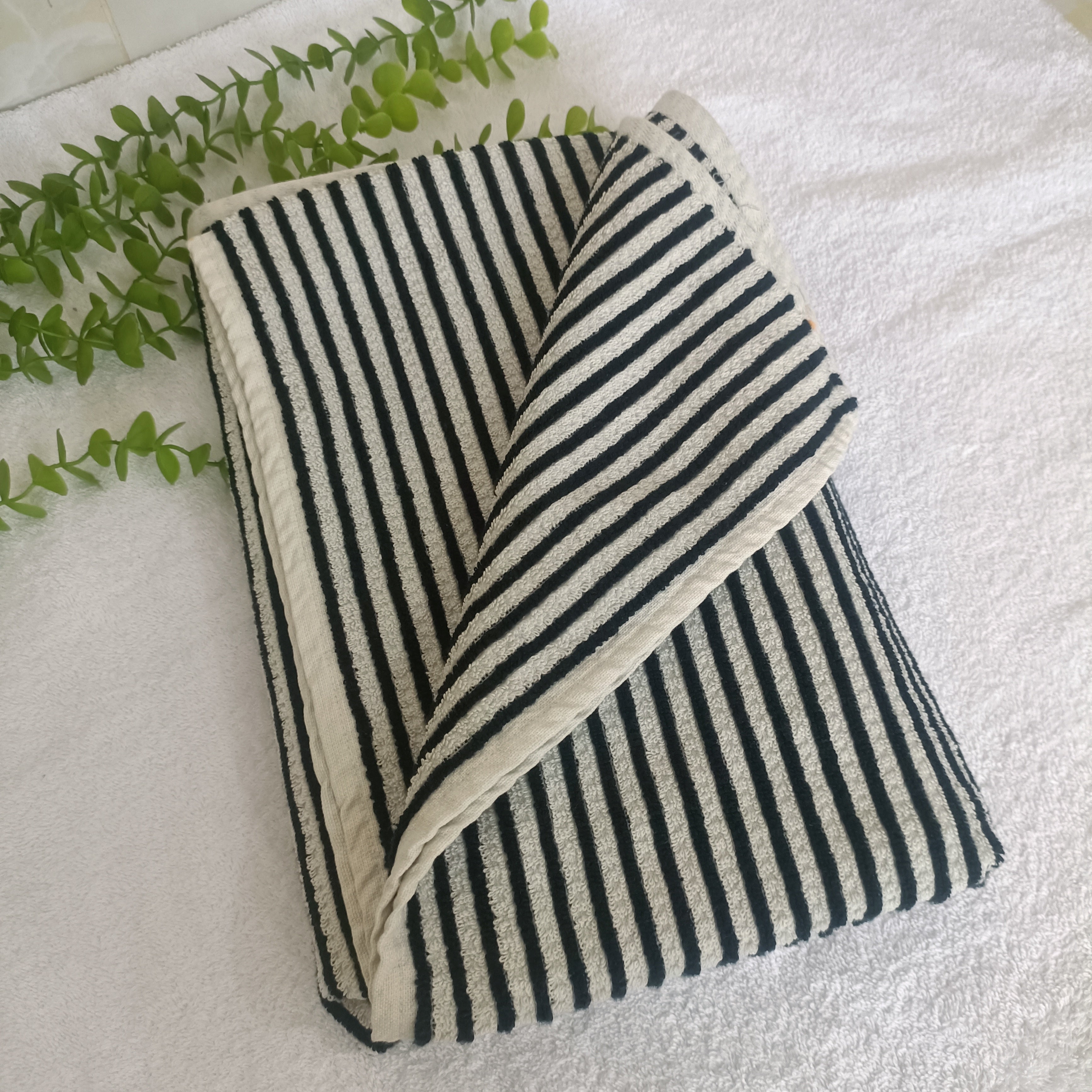 Carbon Stripe Premuim Bath Towel (27 X 54 Inch)