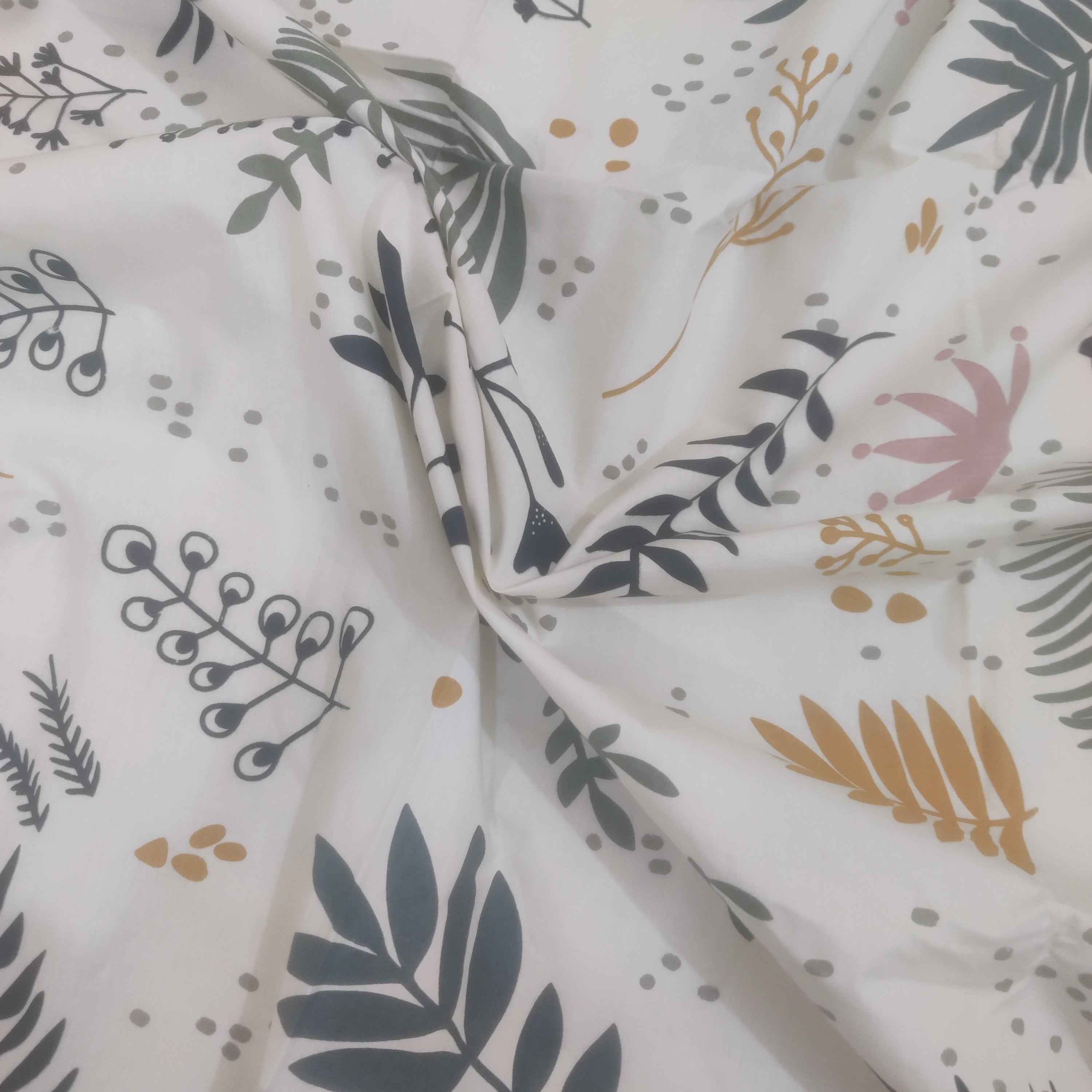 Suzanne Petals Export Quality Bedsheet & Pillow Set