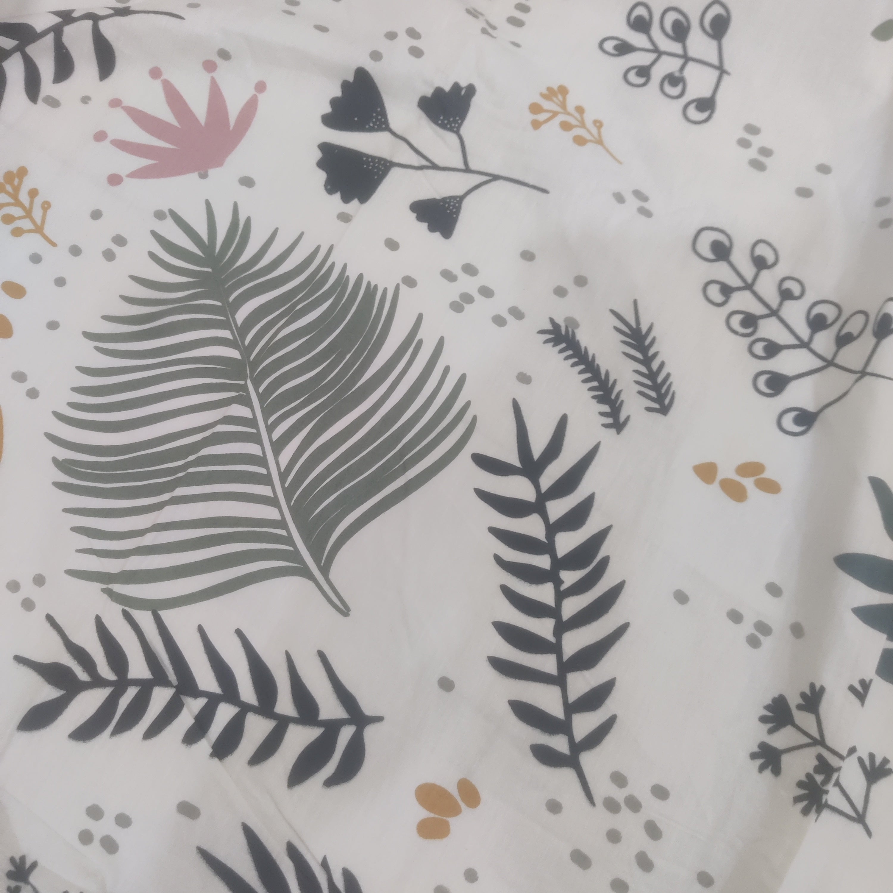 Suzanne Petals Export Quality Bedsheet & Pillow Set