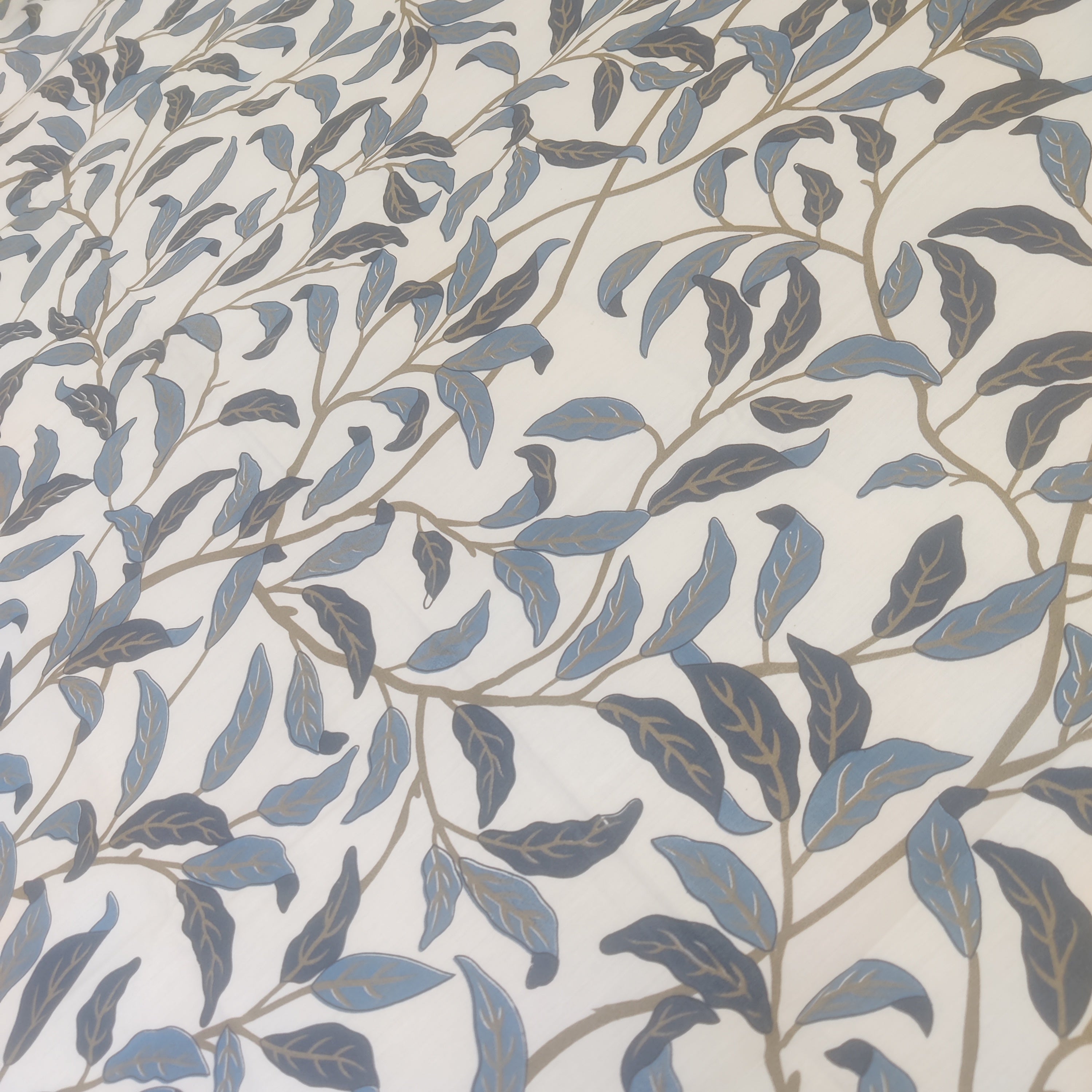 Botanical Breeze Bedsheet & Pillow Covers Set