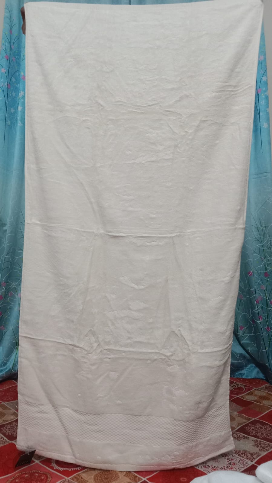 Suger Swizzle Export Quality Luxury Bath Towel (54 X 27 Inch)