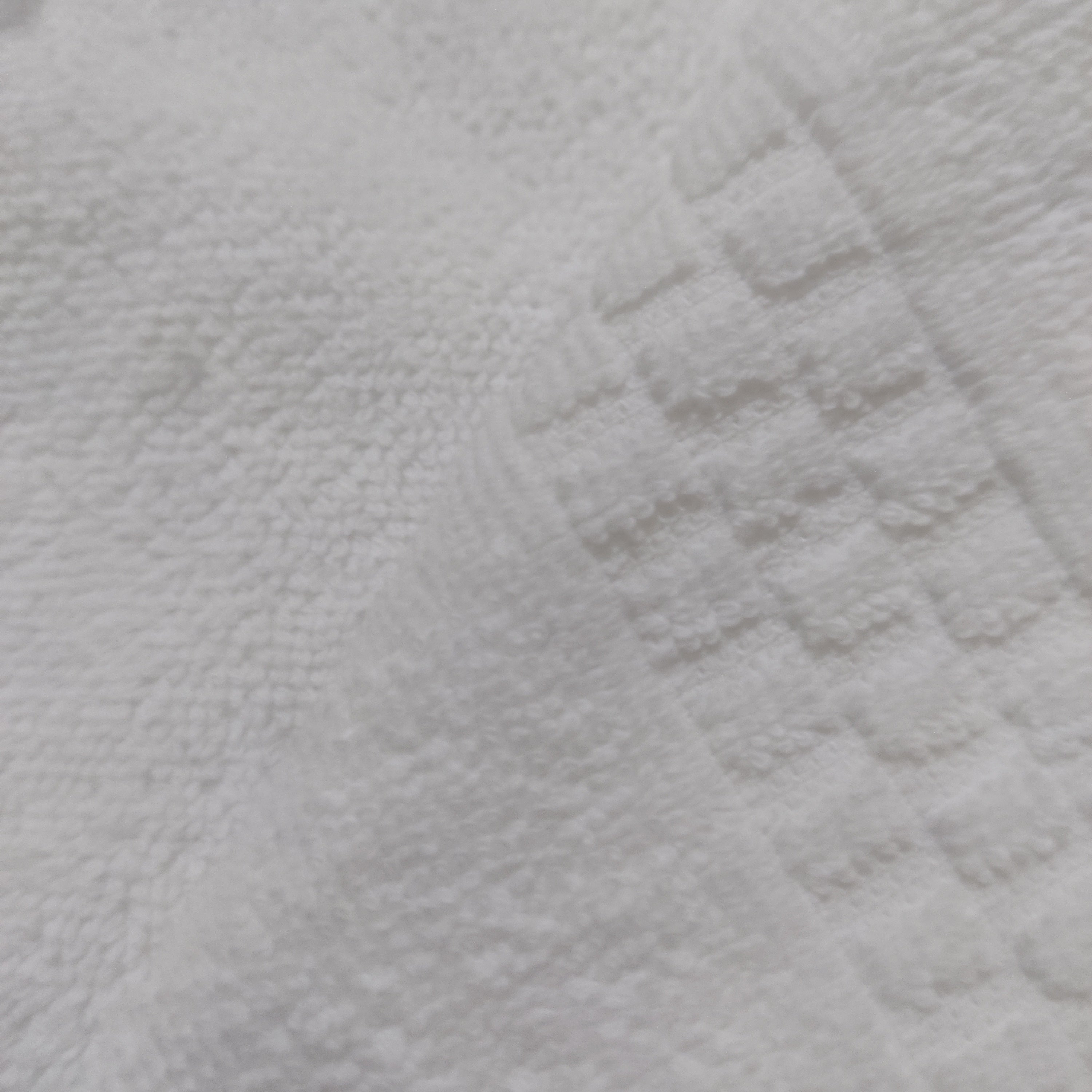 White Luxury Cotton Bath Towel (35 X 60 Inch)